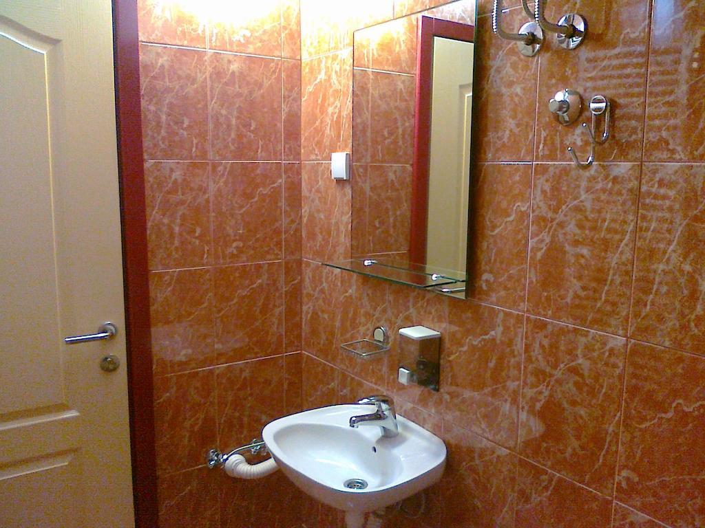 Hostel M Belgrado Esterno foto